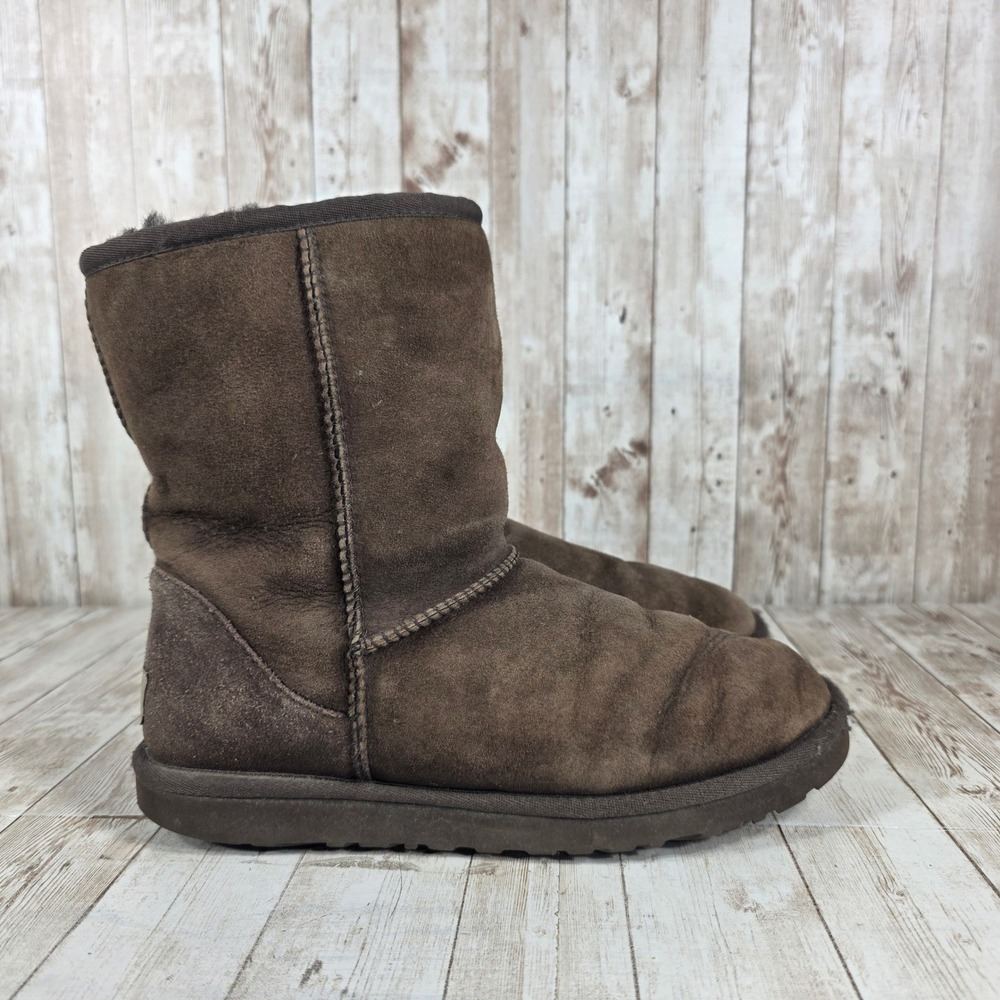 UGG Australia Classic Short Boots Chocolate Brown‎  Sheepskin Lined Women's W8